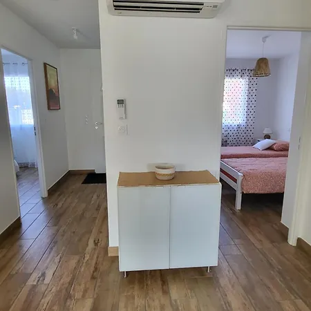 Maison Au Calme Proche Ocean Holiday home *