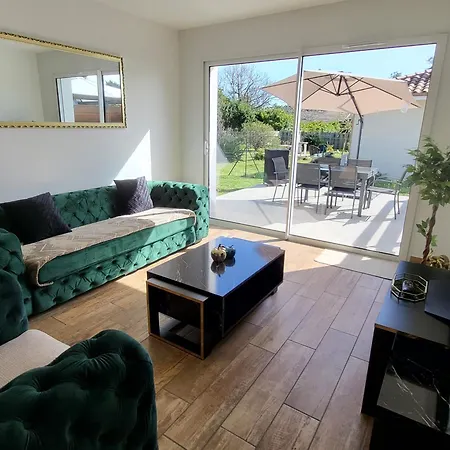 Maison Au Calme Proche Ocean بيت للعطل
